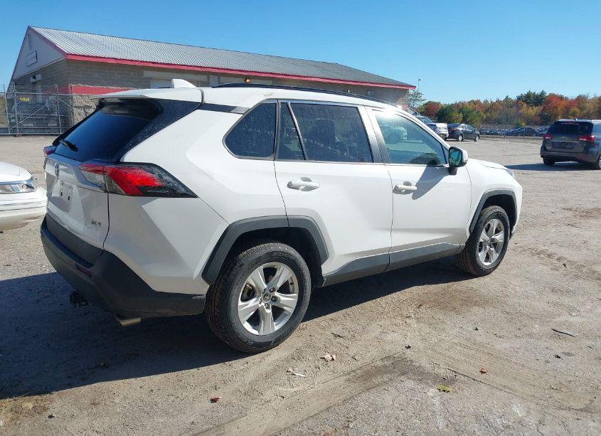 Photo 4 of 2021 Toyota Rav4 XLE (VIN 2T3W1RFV7MC118418)