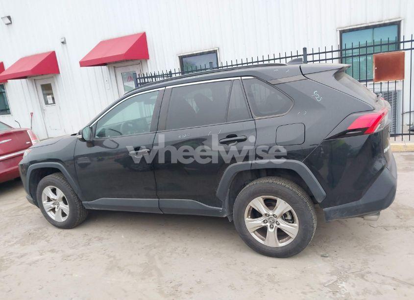 Photo 14 of 2021 Toyota Rav4 XLE (VIN 2T3W1RFV7MC120847)
