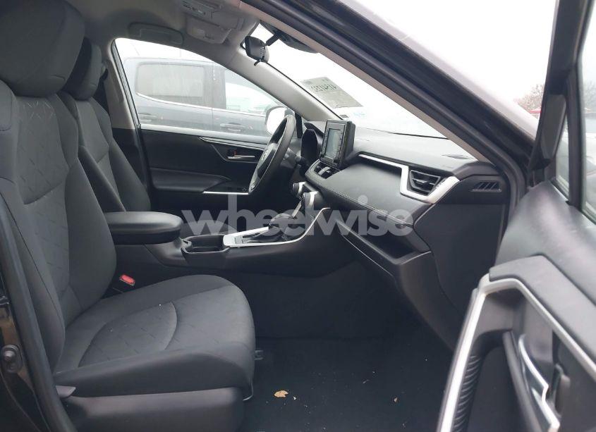 Photo 5 of 2021 Toyota Rav4 XLE (VIN 2T3W1RFV7MC120847)