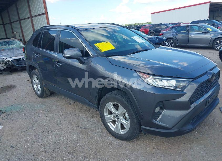 2021 Toyota Rav4 XLE (VIN 2T3W1RFV7MC131315) main photo