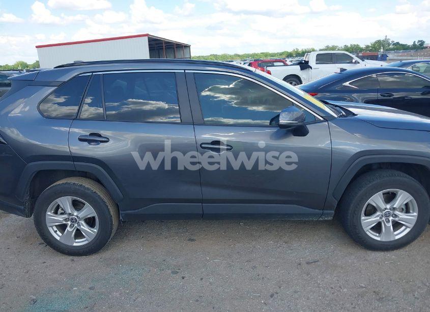 Photo 13 of 2021 Toyota Rav4 XLE (VIN 2T3W1RFV7MC131315)