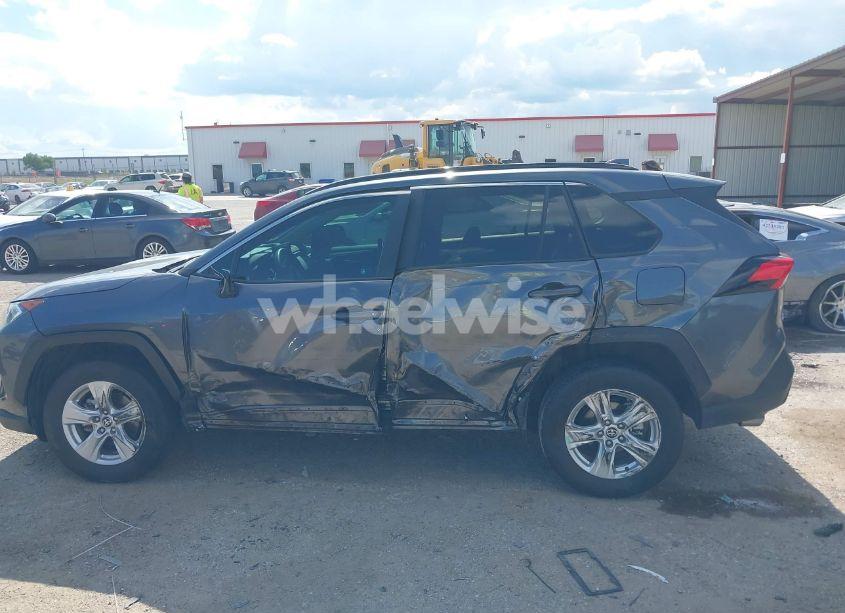 Photo 14 of 2021 Toyota Rav4 XLE (VIN 2T3W1RFV7MC131315)