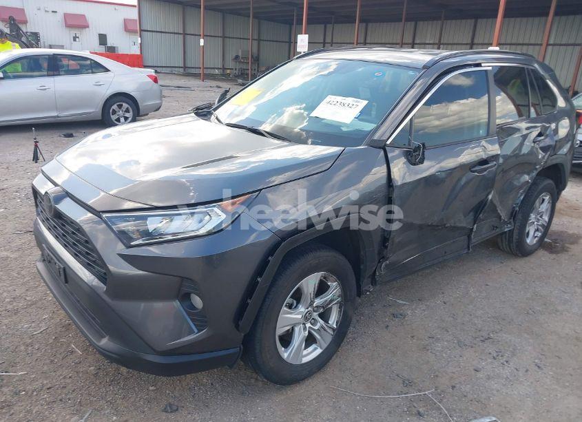 Photo 2 of 2021 Toyota Rav4 XLE (VIN 2T3W1RFV7MC131315)