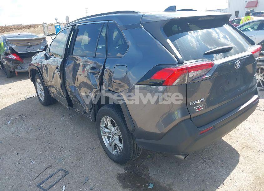 Photo 3 of 2021 Toyota Rav4 XLE (VIN 2T3W1RFV7MC131315)