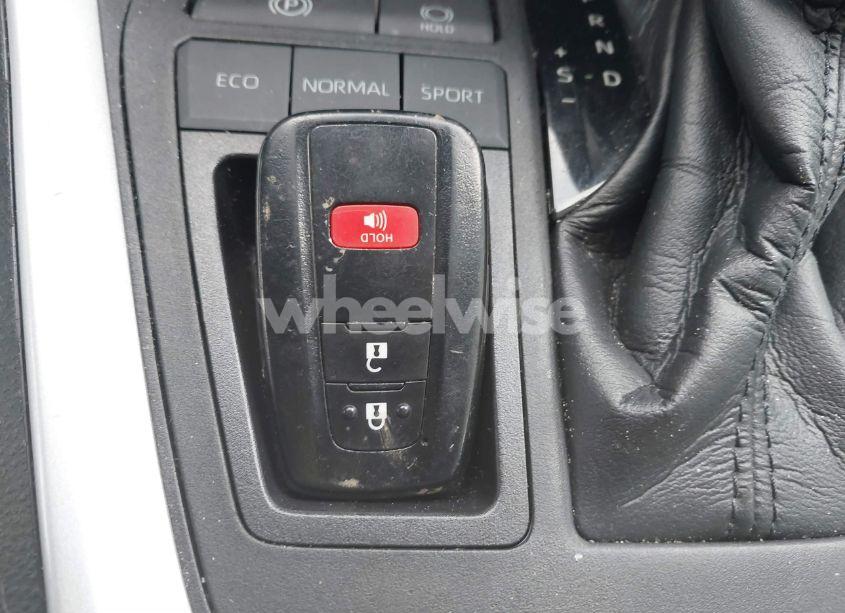 Photo 11 of 2021 Toyota Rav4 XLE (VIN 2T3W1RFV7MC152701)