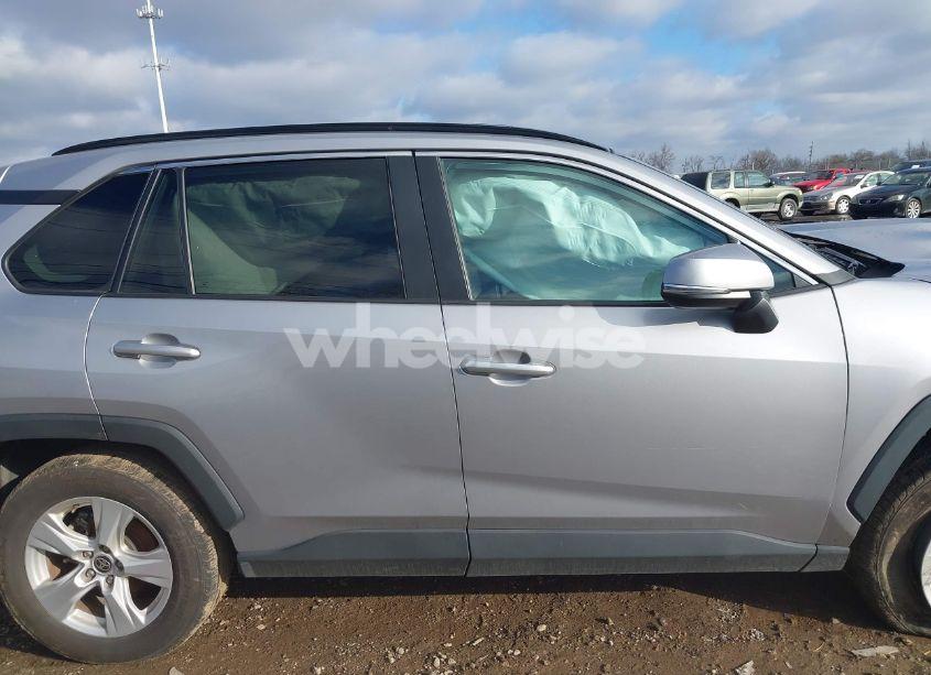Photo 13 of 2021 Toyota Rav4 XLE (VIN 2T3W1RFV7MC152701)