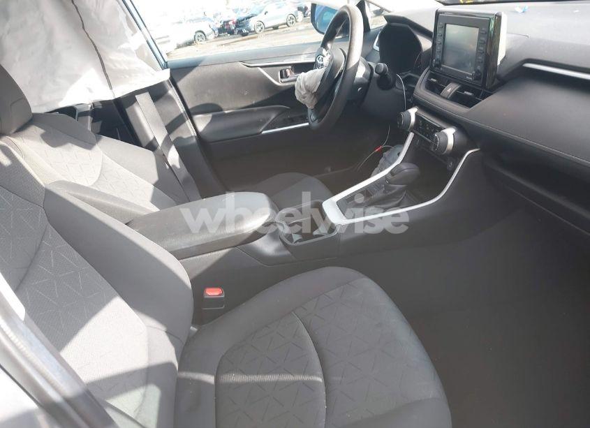 Photo 5 of 2021 Toyota Rav4 XLE (VIN 2T3W1RFV7MC152701)