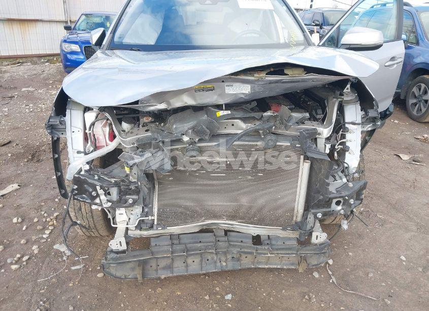 Photo 6 of 2021 Toyota Rav4 XLE (VIN 2T3W1RFV7MC152701)