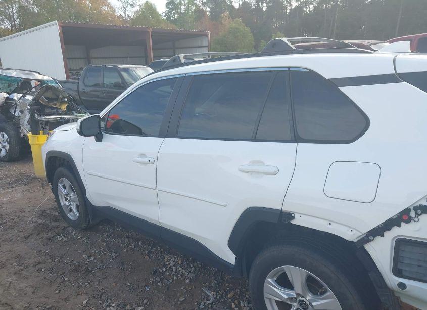 Photo 15 of 2021 Toyota Rav4 XLE (VIN 2T3W1RFV7MC161608)