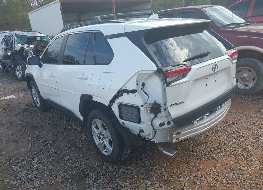 Photo 3 of 2021 Toyota Rav4 XLE (VIN 2T3W1RFV7MC161608)