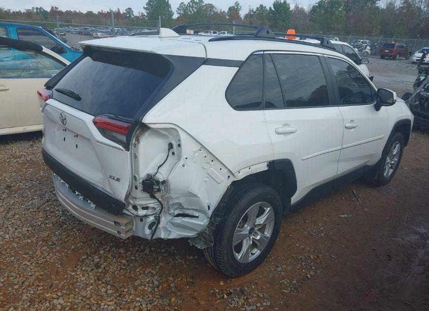 Photo 4 of 2021 Toyota Rav4 XLE (VIN 2T3W1RFV7MC161608)