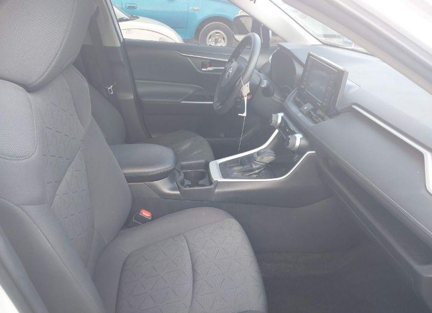 Photo 5 of 2021 Toyota Rav4 XLE (VIN 2T3W1RFV7MC161608)