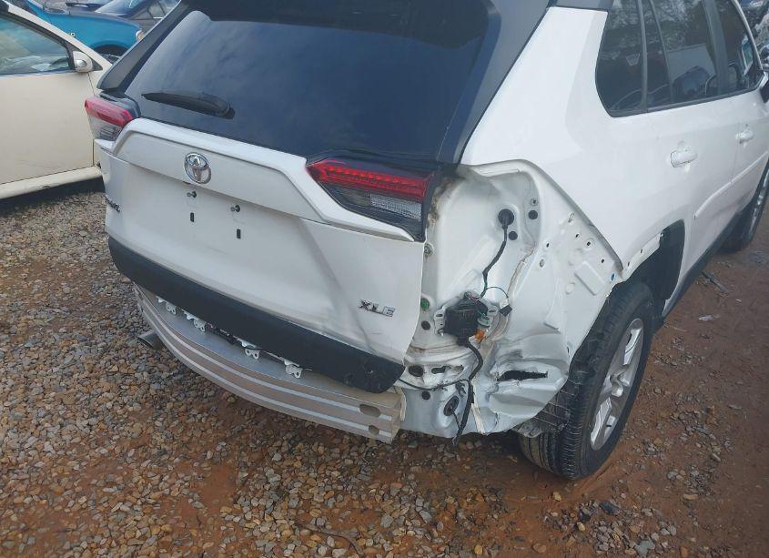 Photo 6 of 2021 Toyota Rav4 XLE (VIN 2T3W1RFV7MC161608)