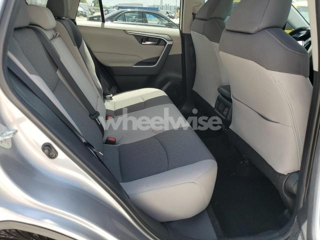 Photo 8 of 2021 TOYOTA RAV4 XLE (VIN 2T3W1RFV7MC163732)