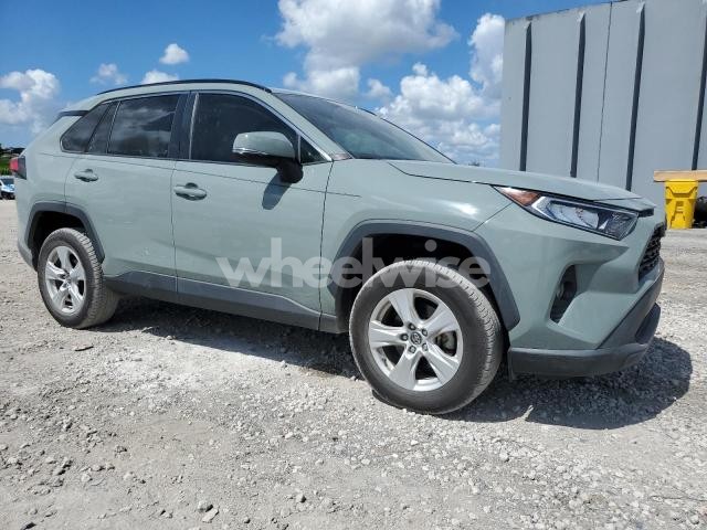 Photo 5 of 2021 TOYOTA RAV4 XLE (VIN 2T3W1RFV7MW108678)