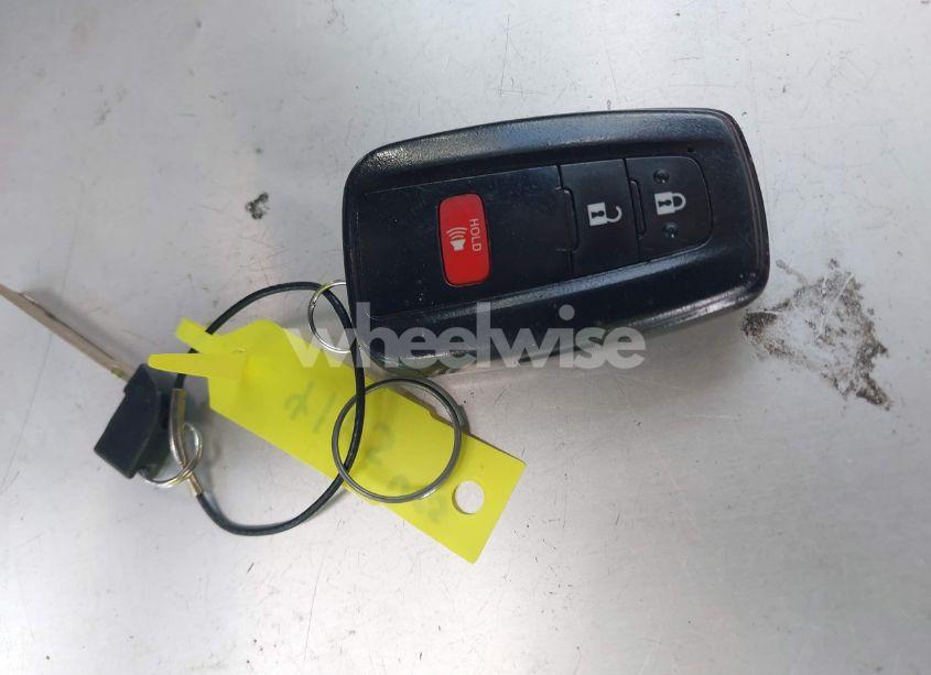 Photo 11 of 2021 Toyota Rav4 XLE (VIN 2T3W1RFV7MW116571)