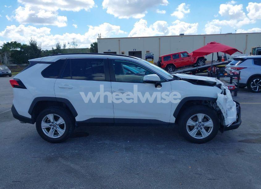 Photo 13 of 2021 Toyota Rav4 XLE (VIN 2T3W1RFV7MW116571)