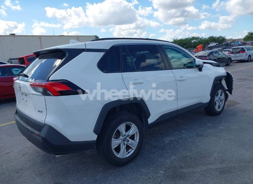 Photo 4 of 2021 Toyota Rav4 XLE (VIN 2T3W1RFV7MW116571)