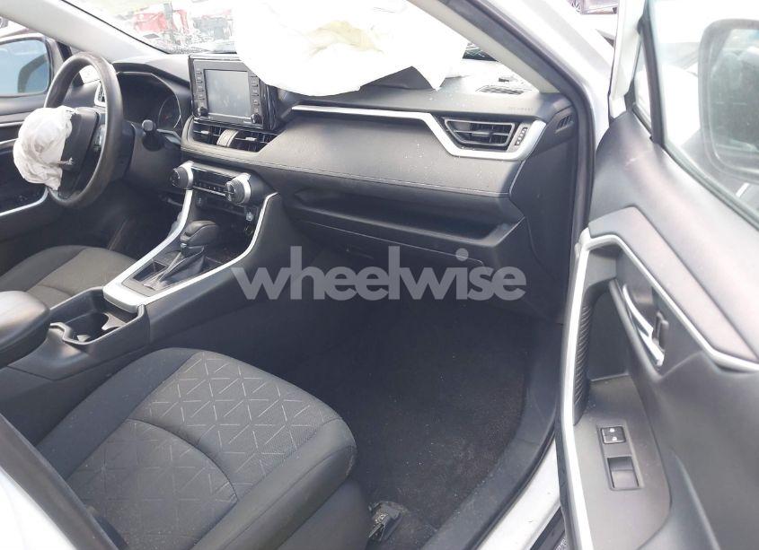 Photo 5 of 2021 Toyota Rav4 XLE (VIN 2T3W1RFV7MW116571)