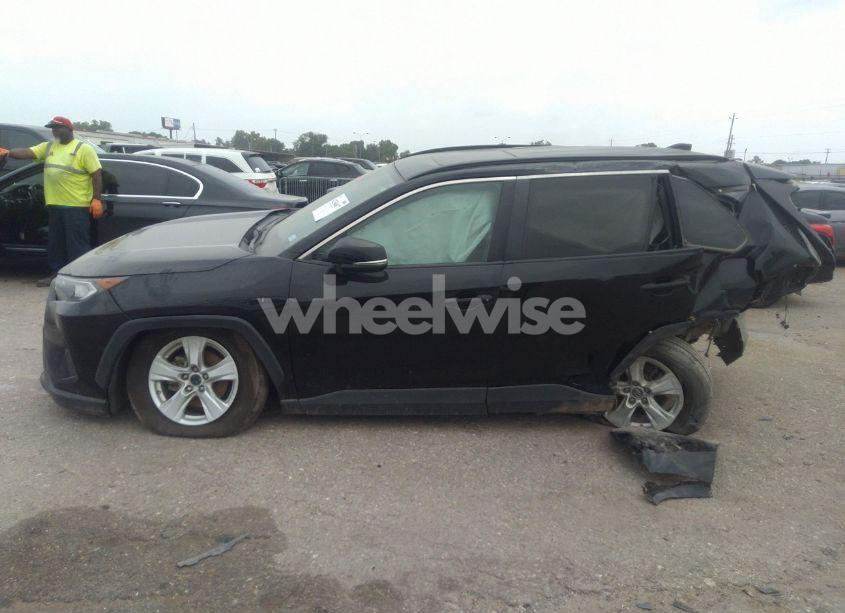 Photo 14 of 2021 Toyota Rav4 XLE (VIN 2T3W1RFV7MW122774)