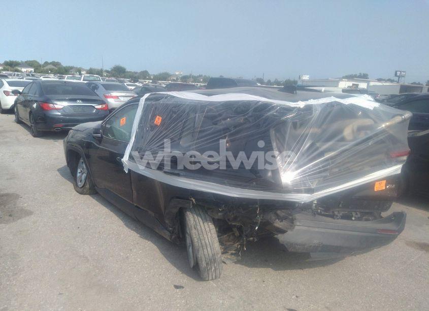 Photo 3 of 2021 Toyota Rav4 XLE (VIN 2T3W1RFV7MW122774)