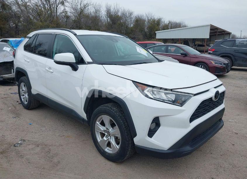 2021 Toyota Rav4 XLE (VIN 2T3W1RFV7MW137730) main photo