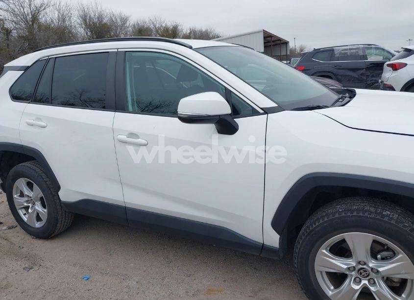 Photo 13 of 2021 Toyota Rav4 XLE (VIN 2T3W1RFV7MW137730)