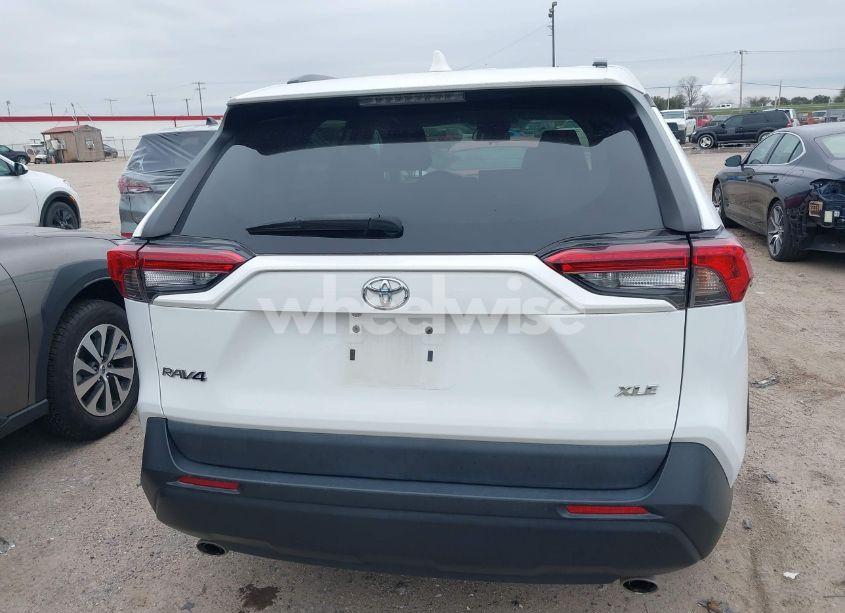Photo 16 of 2021 Toyota Rav4 XLE (VIN 2T3W1RFV7MW137730)
