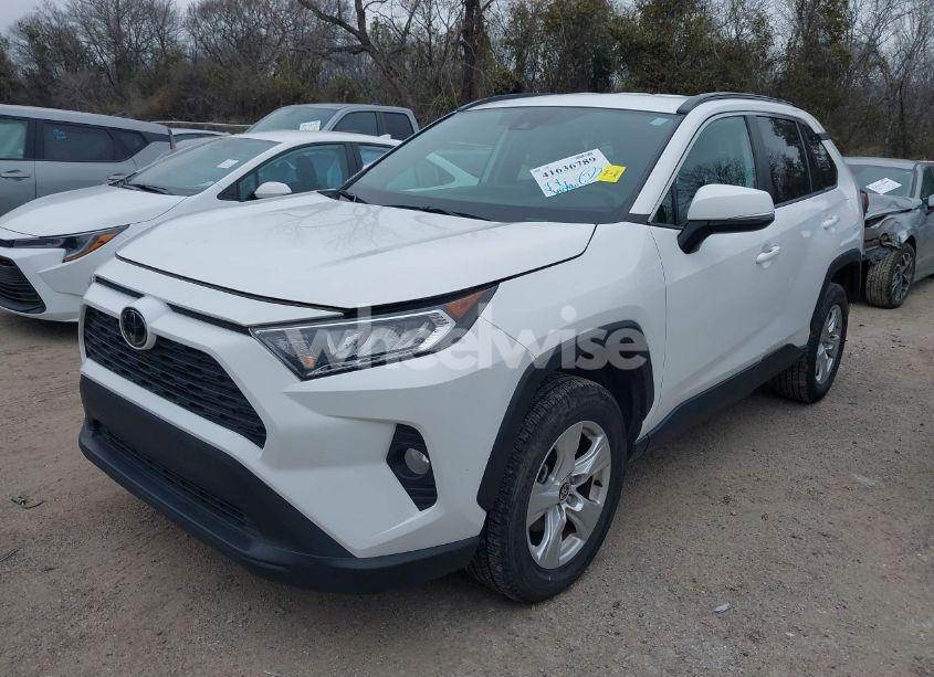 Photo 2 of 2021 Toyota Rav4 XLE (VIN 2T3W1RFV7MW137730)