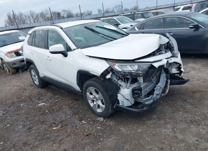 2021 Toyota Rav4 XLE (VIN 2T3W1RFV7MW160697) main photo