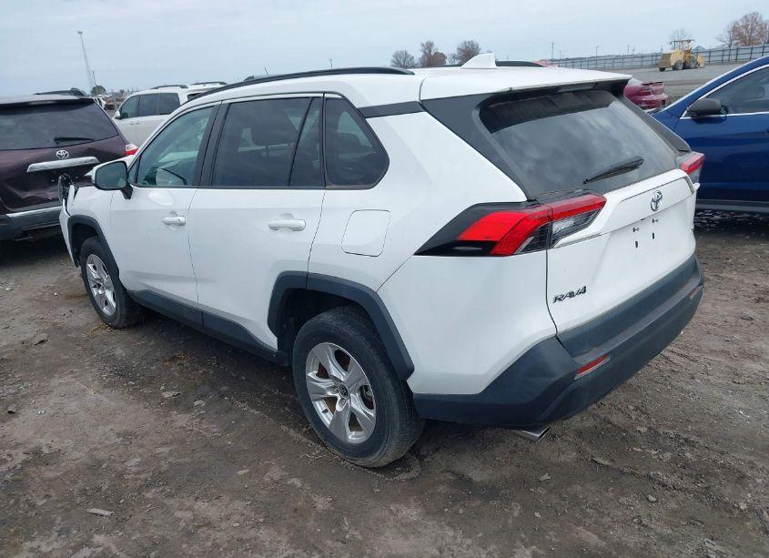 Photo 3 of 2021 Toyota Rav4 XLE (VIN 2T3W1RFV7MW160697)