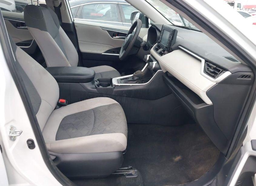 Photo 5 of 2021 Toyota Rav4 XLE (VIN 2T3W1RFV7MW160697)