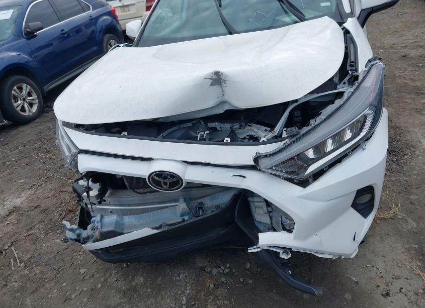 Photo 6 of 2021 Toyota Rav4 XLE (VIN 2T3W1RFV7MW160697)