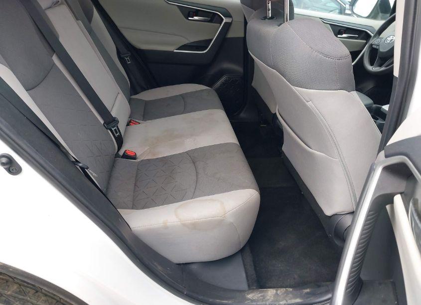 Photo 8 of 2021 Toyota Rav4 XLE (VIN 2T3W1RFV7MW160697)