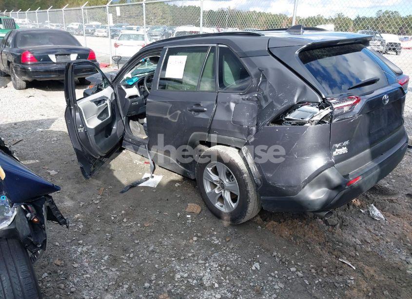 Photo 3 of 2021 Toyota Rav4 XLE (VIN 2T3W1RFV7MW161042)