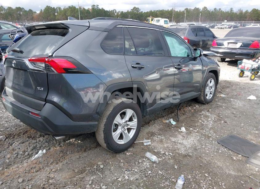 Photo 4 of 2021 Toyota Rav4 XLE (VIN 2T3W1RFV7MW161042)
