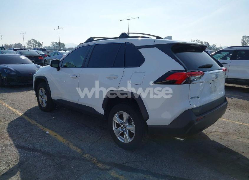 Photo 3 of 2021 Toyota Rav4 XLE (VIN 2T3W1RFV7MW163695)