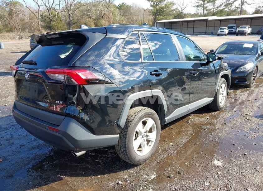 Photo 4 of 2021 Toyota Rav4 XLE (VIN 2T3W1RFV7MW168654)