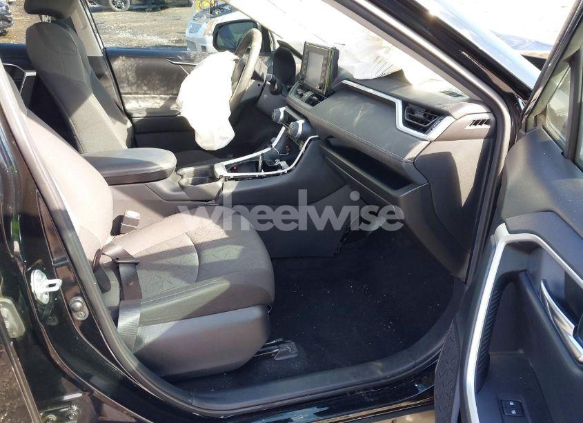 Photo 5 of 2021 Toyota Rav4 XLE (VIN 2T3W1RFV7MW168654)