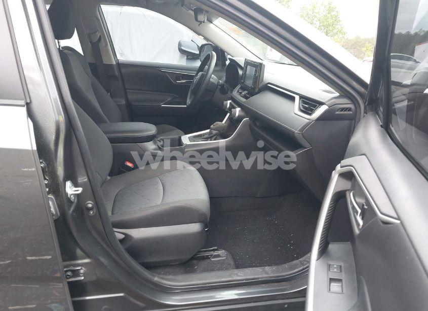 Photo 5 of 2022 Toyota Rav4 XLE (VIN 2T3W1RFV7NC187935)