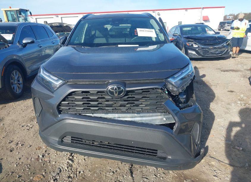 Photo 12 of 2022 Toyota Rav4 XLE (VIN 2T3W1RFV7NC200733)