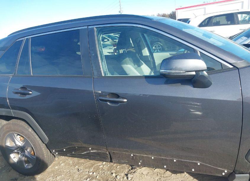 Photo 13 of 2022 Toyota Rav4 XLE (VIN 2T3W1RFV7NC200733)