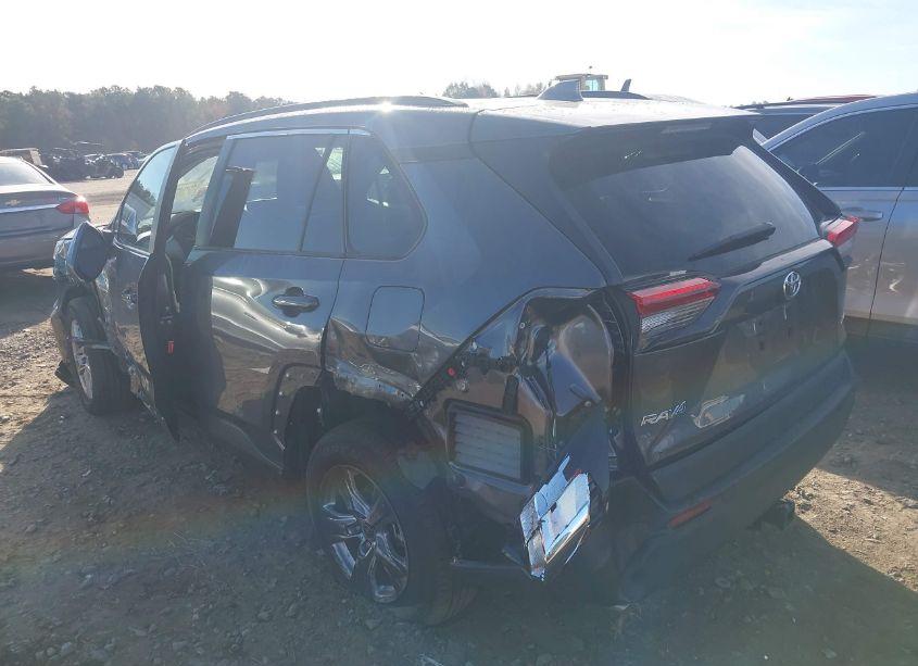 Photo 3 of 2022 Toyota Rav4 XLE (VIN 2T3W1RFV7NC200733)