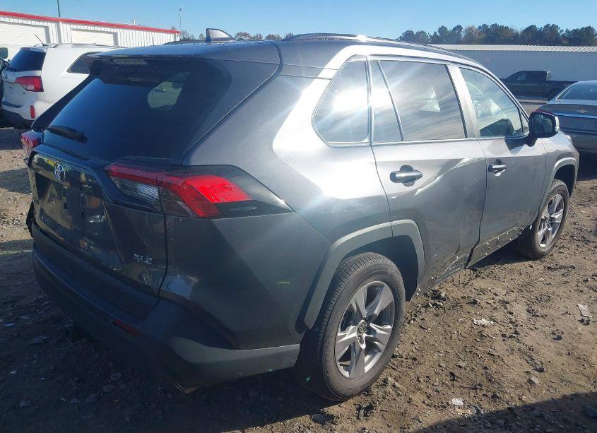 Photo 4 of 2022 Toyota Rav4 XLE (VIN 2T3W1RFV7NC200733)