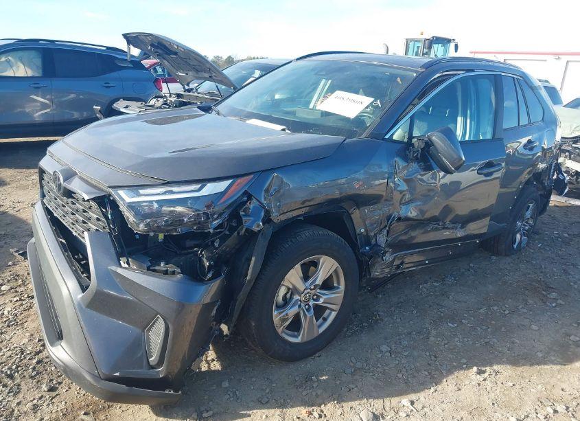 Photo 6 of 2022 Toyota Rav4 XLE (VIN 2T3W1RFV7NC200733)