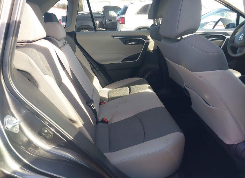 Photo 8 of 2022 Toyota Rav4 XLE (VIN 2T3W1RFV7NC200733)