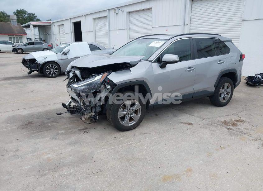 Photo 2 of 2022 Toyota Rav4 XLE (VIN 2T3W1RFV7NC202725)