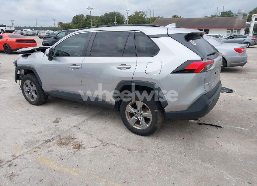 Photo 3 of 2022 Toyota Rav4 XLE (VIN 2T3W1RFV7NC202725)