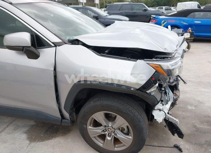 Photo 6 of 2022 Toyota Rav4 XLE (VIN 2T3W1RFV7NC202725)