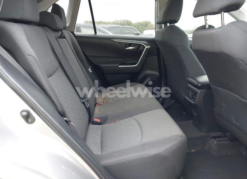 Photo 8 of 2022 Toyota Rav4 XLE (VIN 2T3W1RFV7NC202725)